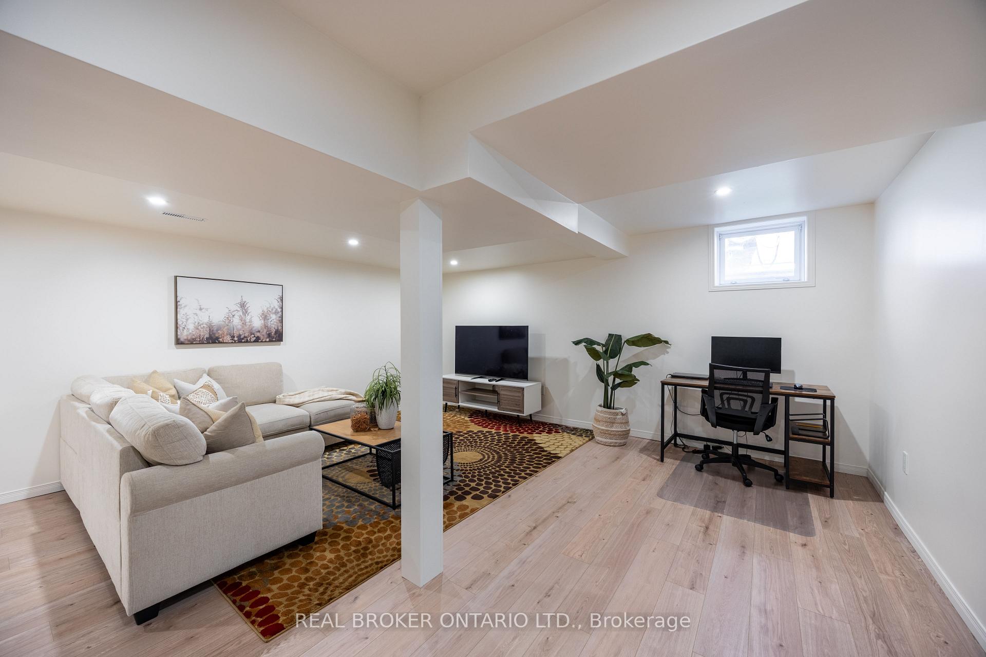 Photo 25 of 81 Mccrimmon Crescent, Clarington, Bowmanville — HOMEH