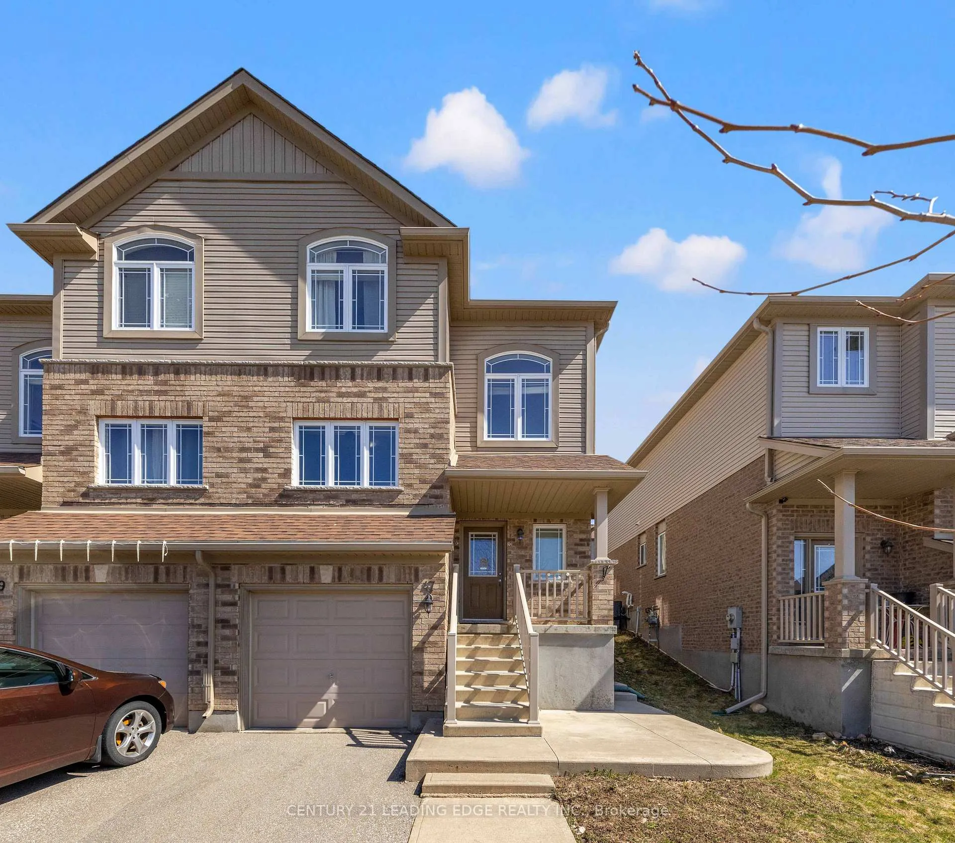 Photo 6 of 47 Oakes Crescent, Guelph, Grange Road — HOMEH