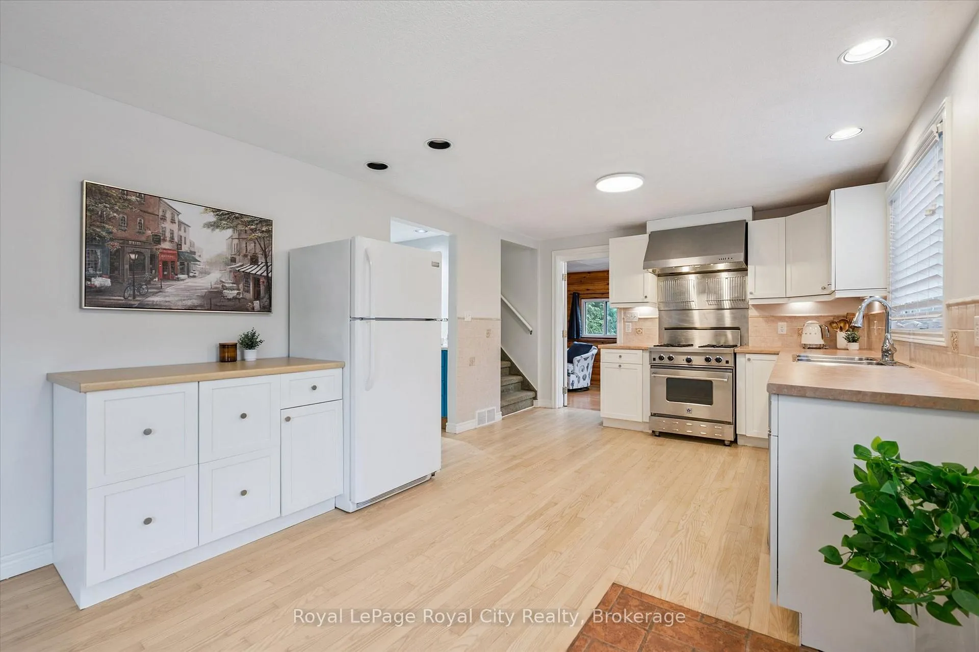 Photo 16 of 6548 Beatty Line N, Centre Wellington, Fergus — HOMEH