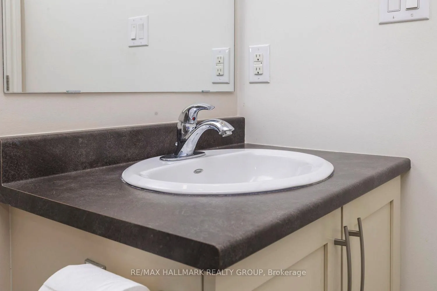 Photo 16 of Unit 309, 141 Potts Private, Ottawa, Notting Hill/Summerside — HOMEH