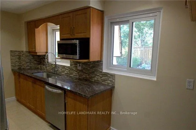 Photo 10 of 102 Beaverbrook Court, Scarborough, Rouge — HOMEH