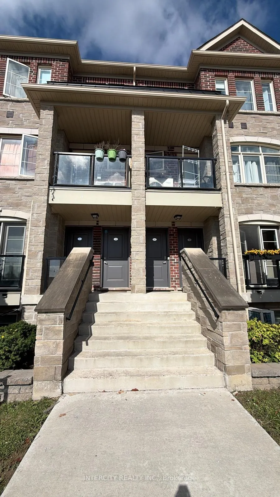Photo 4 of Unit 100, 200 Veterans Drive E, Brampton, Northwest Brampton — HOMEH