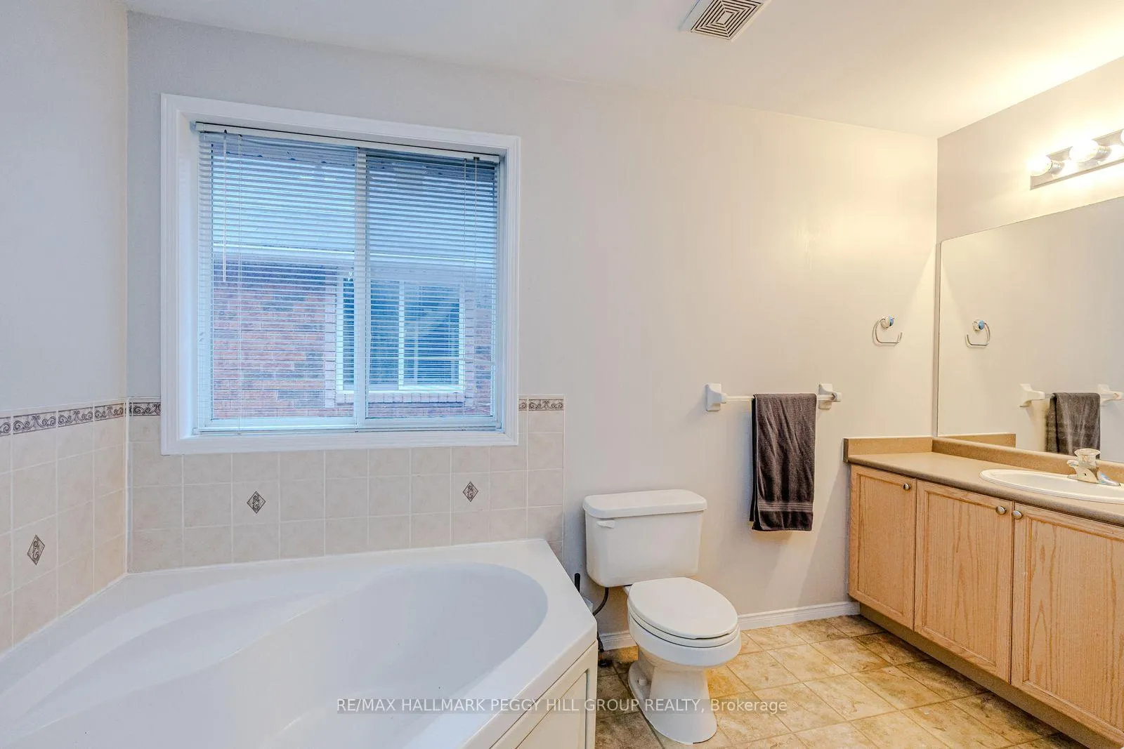 Photo 6 of 30A Hewitt Place, Barrie, Georgian Drive — HOMEH