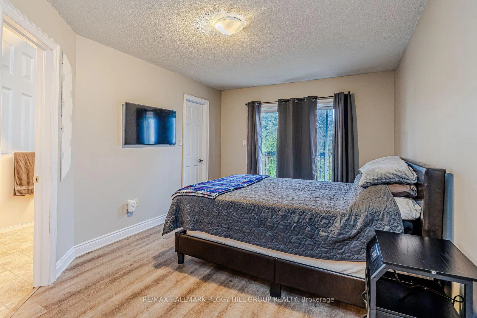 Photo 5 of 30 Hewitt Place, Barrie, Georgian Drive — HOMEH
