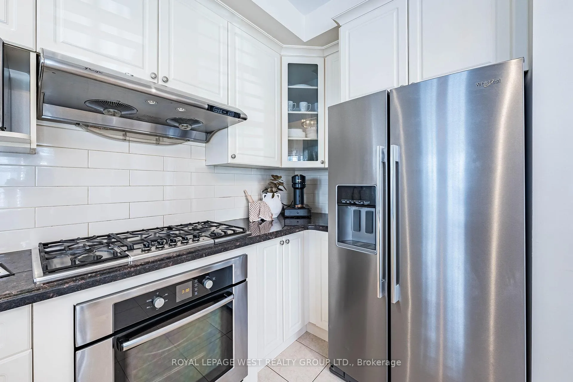 Photo 5 of 23 Mackenzie's Stand Avenue, Markham, Unionville — HOMEH