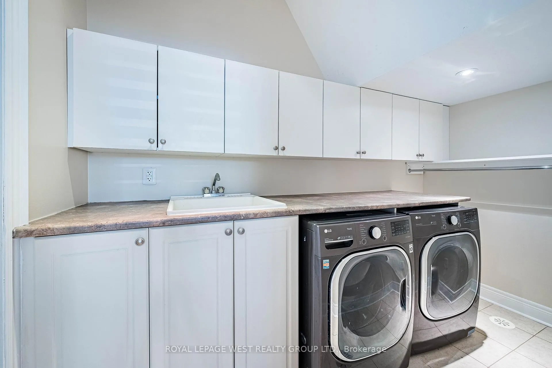 Photo 23 of 23 Mackenzie's Stand Avenue, Markham, Unionville — HOMEH