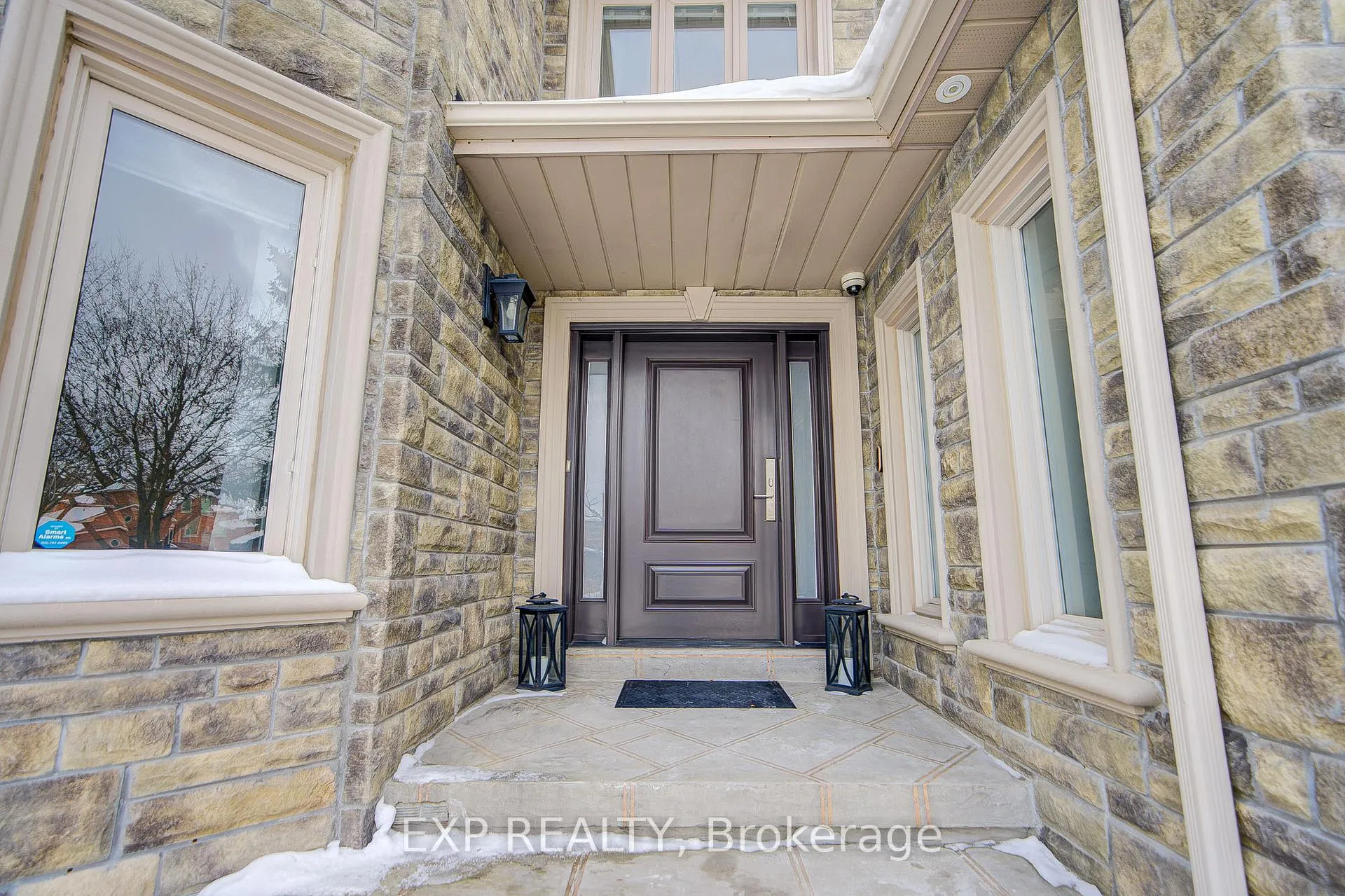 Photo 2 of 372 Greenock Drive, Vaughan, Maple — HOMEH