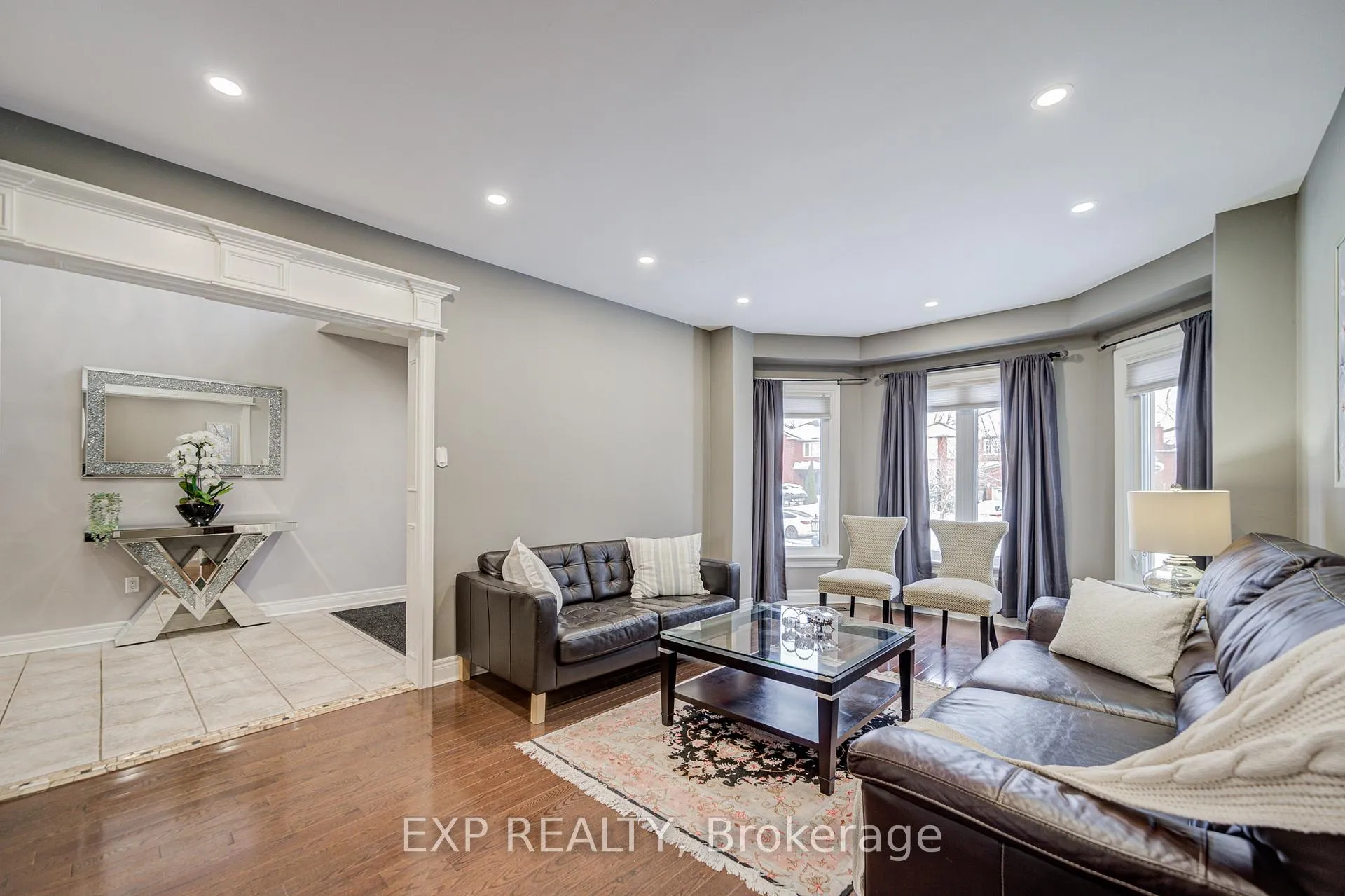 Photo 7 of 372 Greenock Drive, Vaughan, Maple — HOMEH