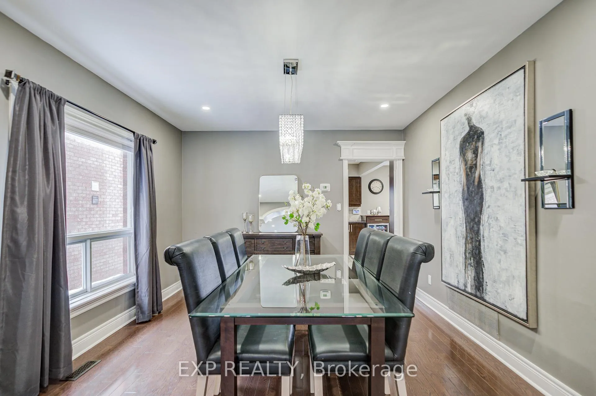 Photo 8 of 372 Greenock Drive, Vaughan, Maple — HOMEH