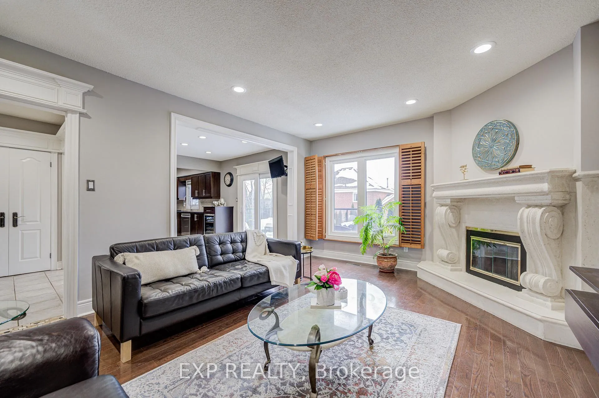 Photo 10 of 372 Greenock Drive, Vaughan, Maple — HOMEH