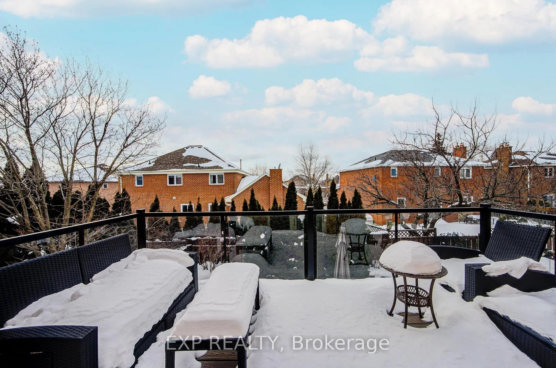 Photo 17 of 372 Greenock Drive, Vaughan, Maple — HOMEH
