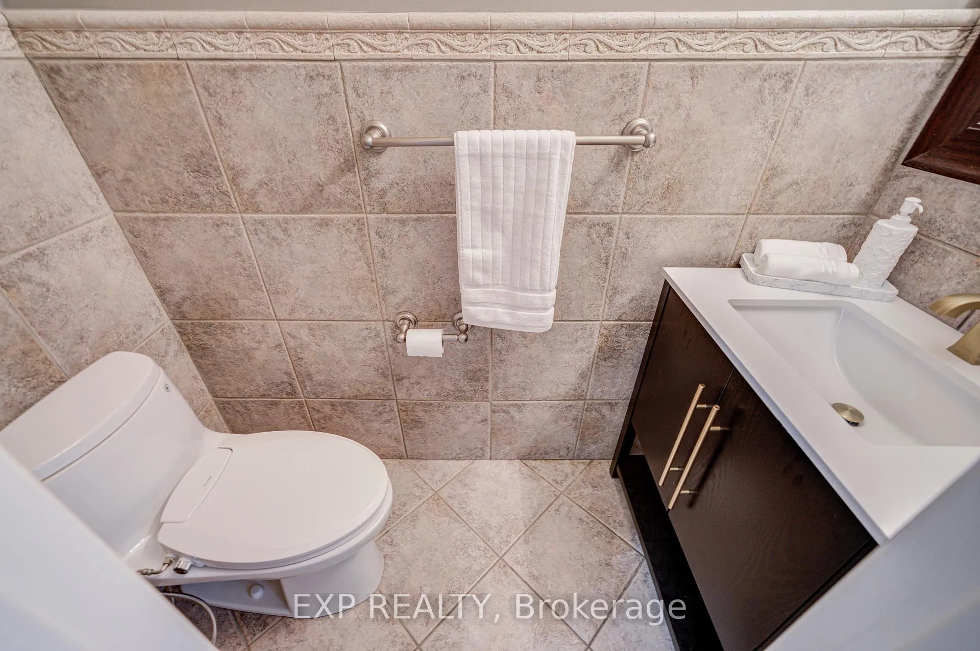 Photo 20 of 372 Greenock Drive, Vaughan, Maple — HOMEH