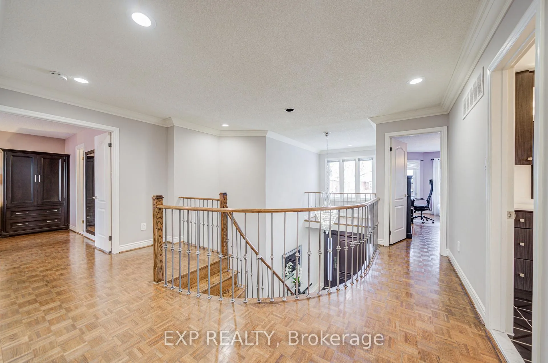 Photo 23 of 372 Greenock Drive, Vaughan, Maple — HOMEH