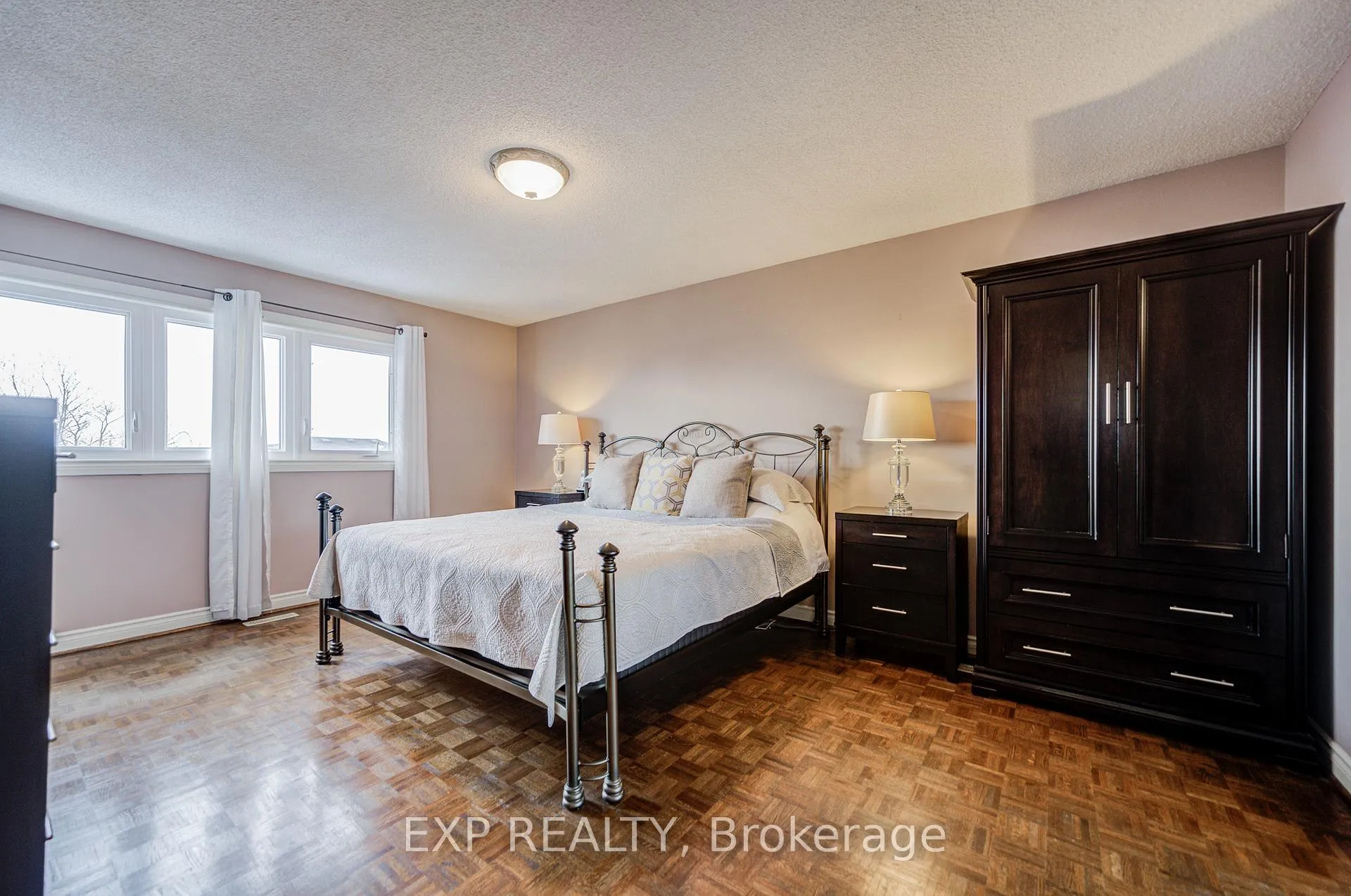 Photo 24 of 372 Greenock Drive, Vaughan, Maple — HOMEH