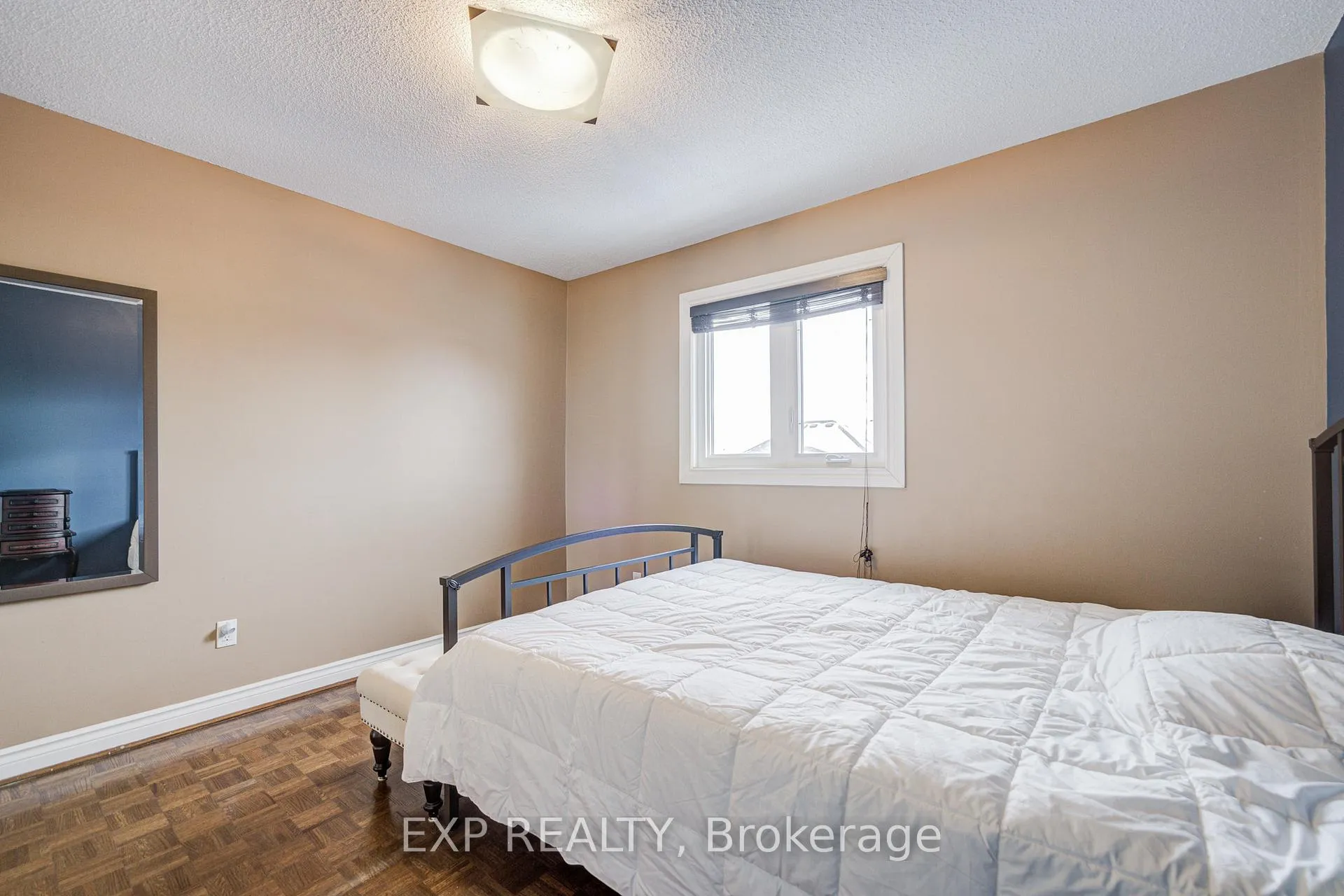 Photo 28 of 372 Greenock Drive, Vaughan, Maple — HOMEH