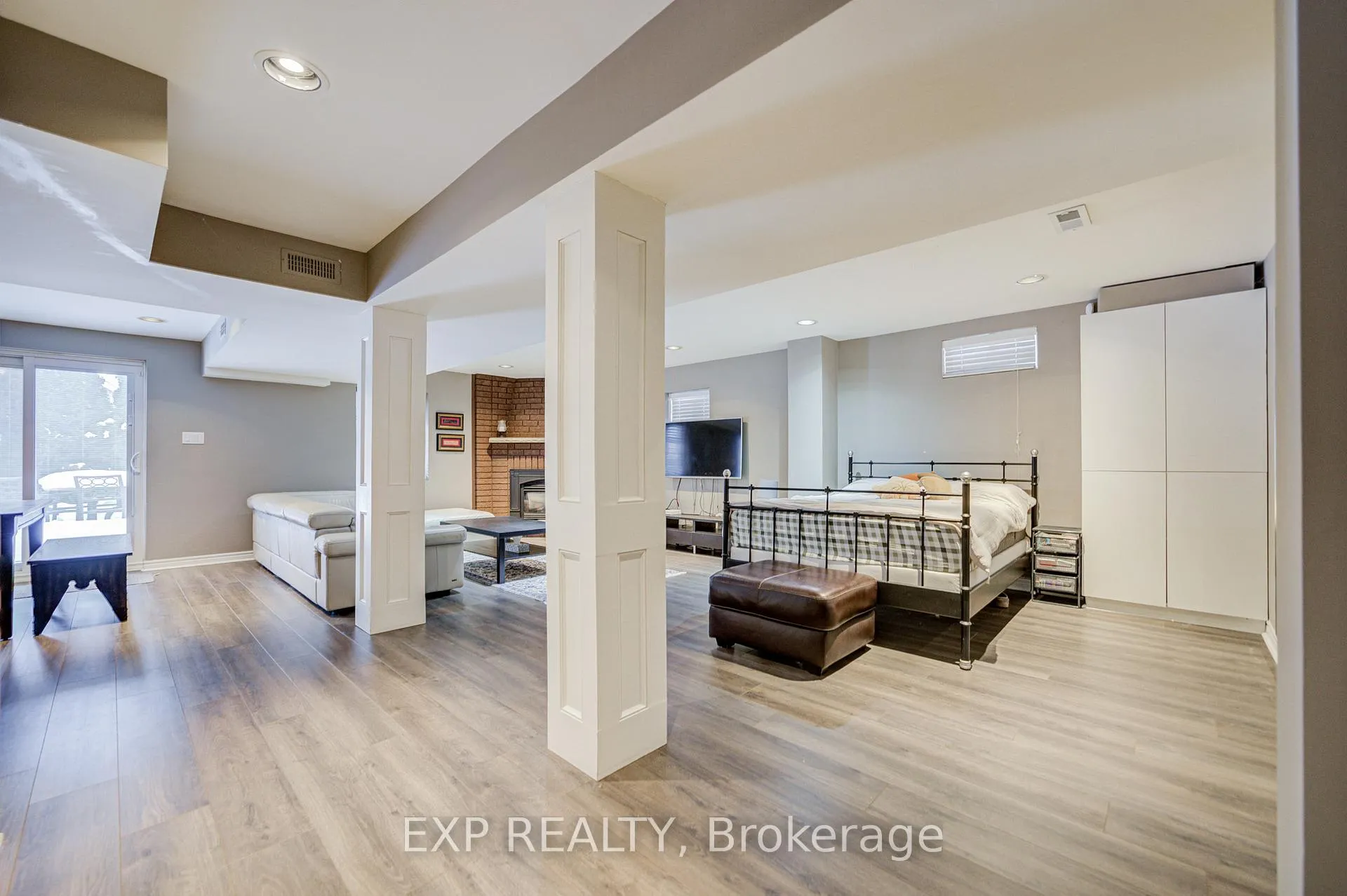 Photo 35 of 372 Greenock Drive, Vaughan, Maple — HOMEH