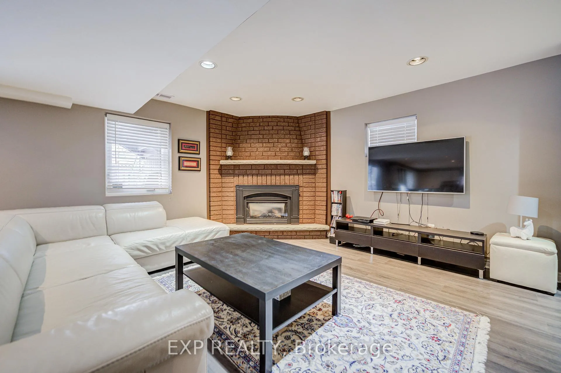 Photo 39 of 372 Greenock Drive, Vaughan, Maple — HOMEH