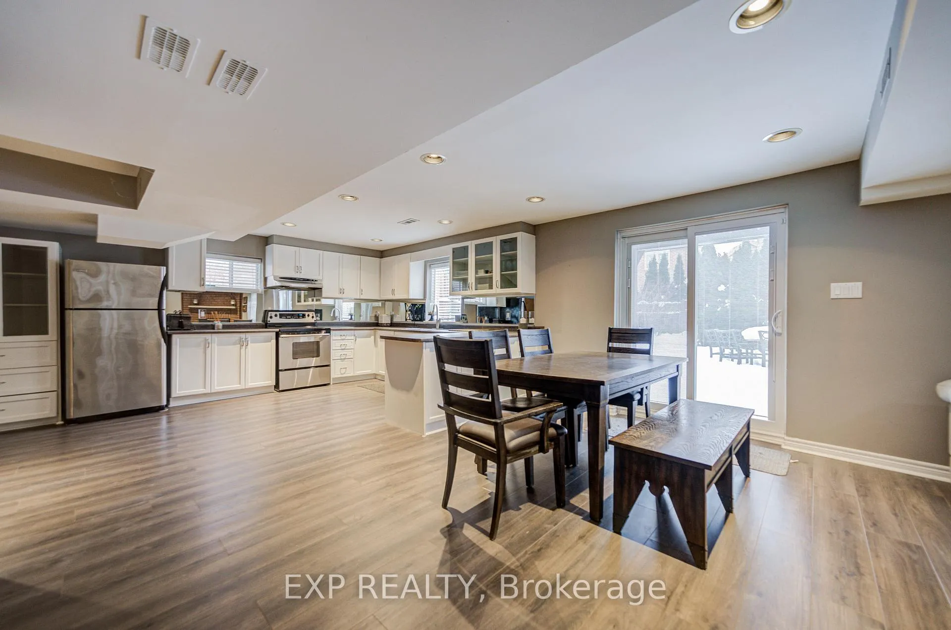 Photo 40 of 372 Greenock Drive, Vaughan, Maple — HOMEH