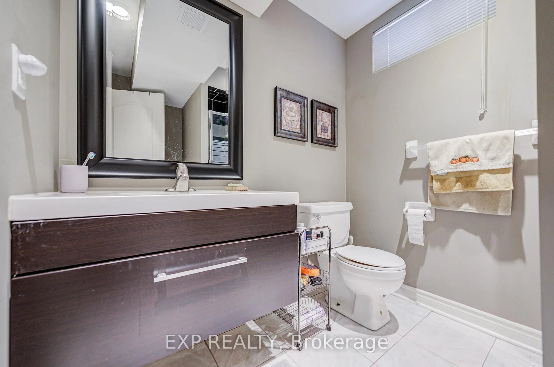 Photo 45 of 372 Greenock Drive, Vaughan, Maple — HOMEH
