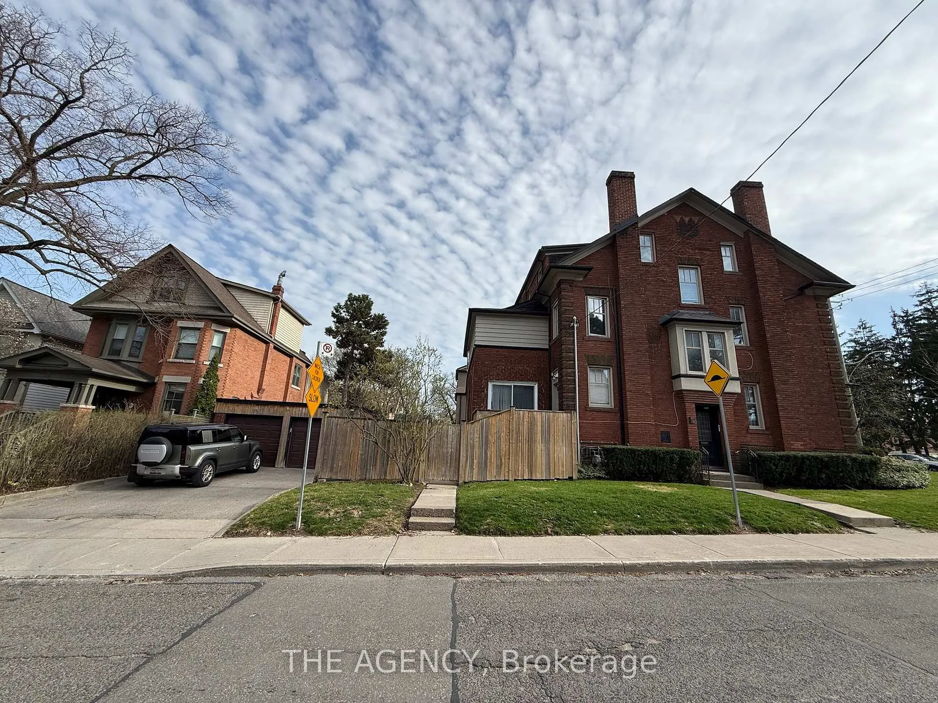 Photo 5 of 31 Oriole Parkway, Toronto, Yonge-St. Clair — HOMEH