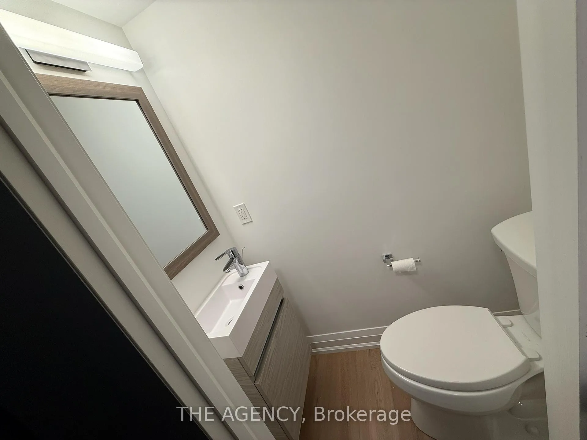 Photo 8 of 31 Oriole Parkway, Toronto, Yonge-St. Clair — HOMEH