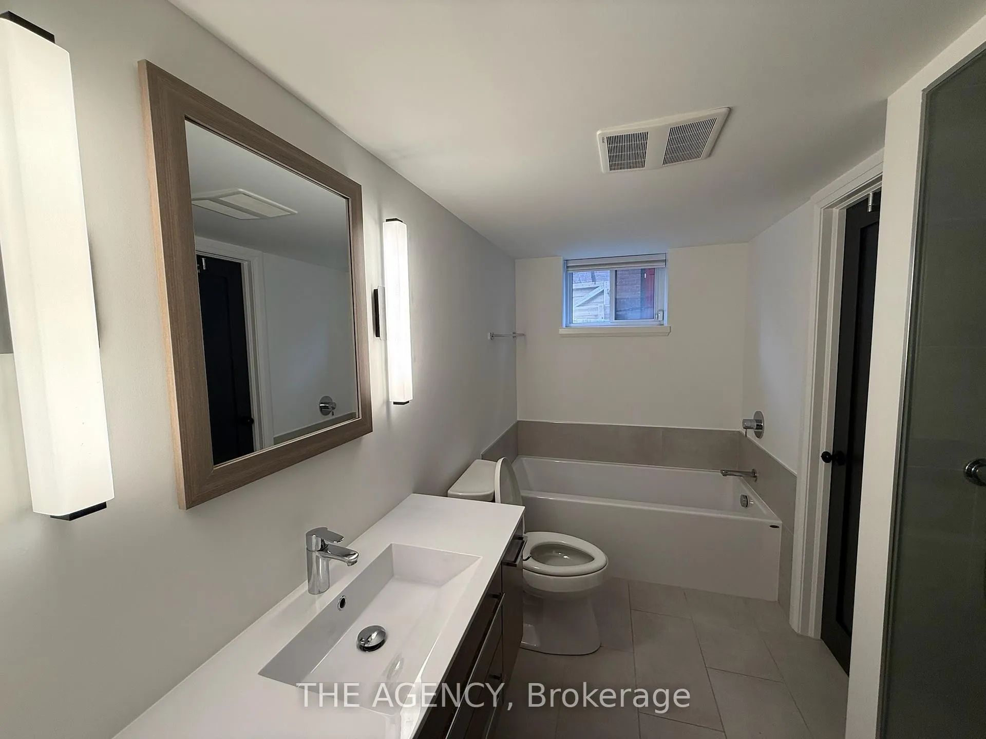 Photo 9 of 31 Oriole Parkway, Toronto, Yonge-St. Clair — HOMEH
