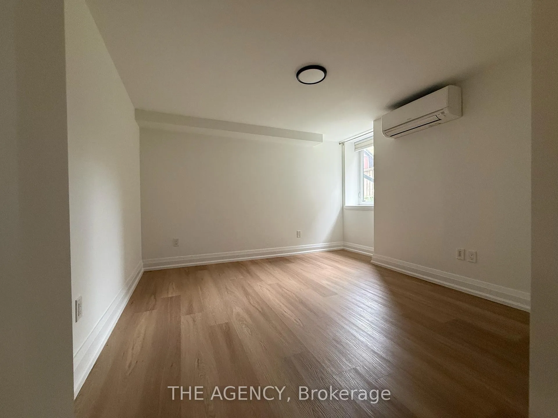 Photo 14 of 31 Oriole Parkway, Toronto, Yonge-St. Clair — HOMEH