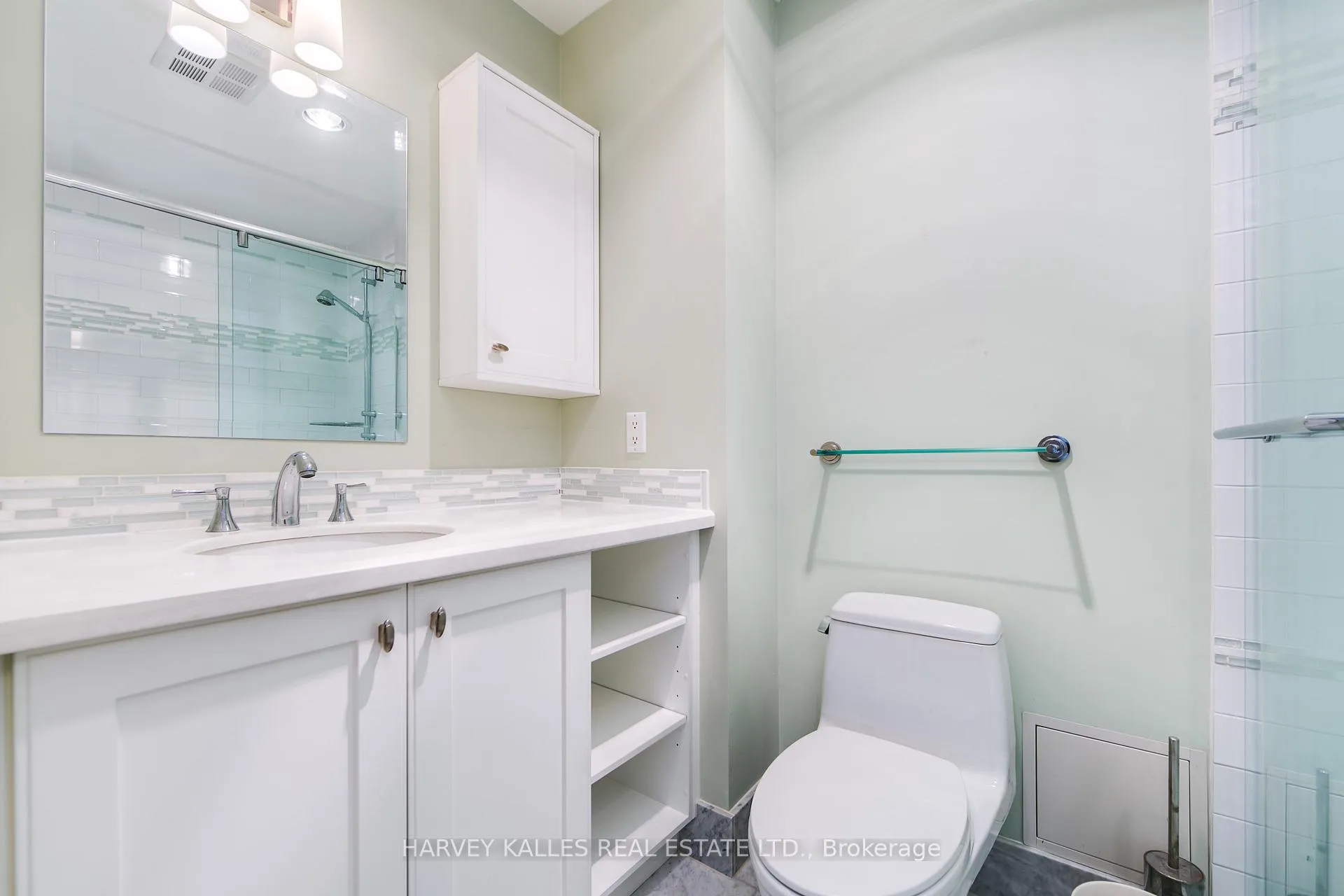 Photo 23 of Unit 903, 1 Deer Park Crescent, Toronto, Yonge-St. Clair — HOMEH