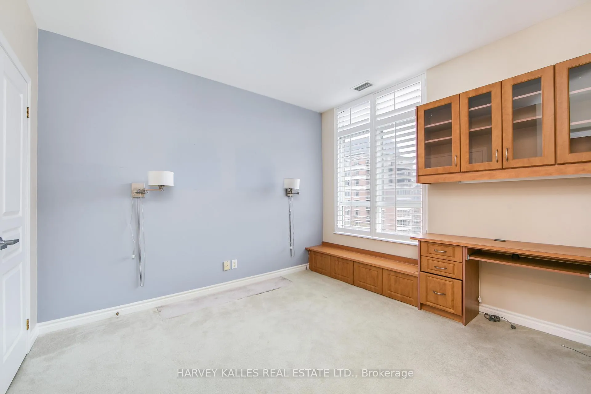 Photo 27 of Unit 903, 1 Deer Park Crescent, Toronto, Yonge-St. Clair — HOMEH
