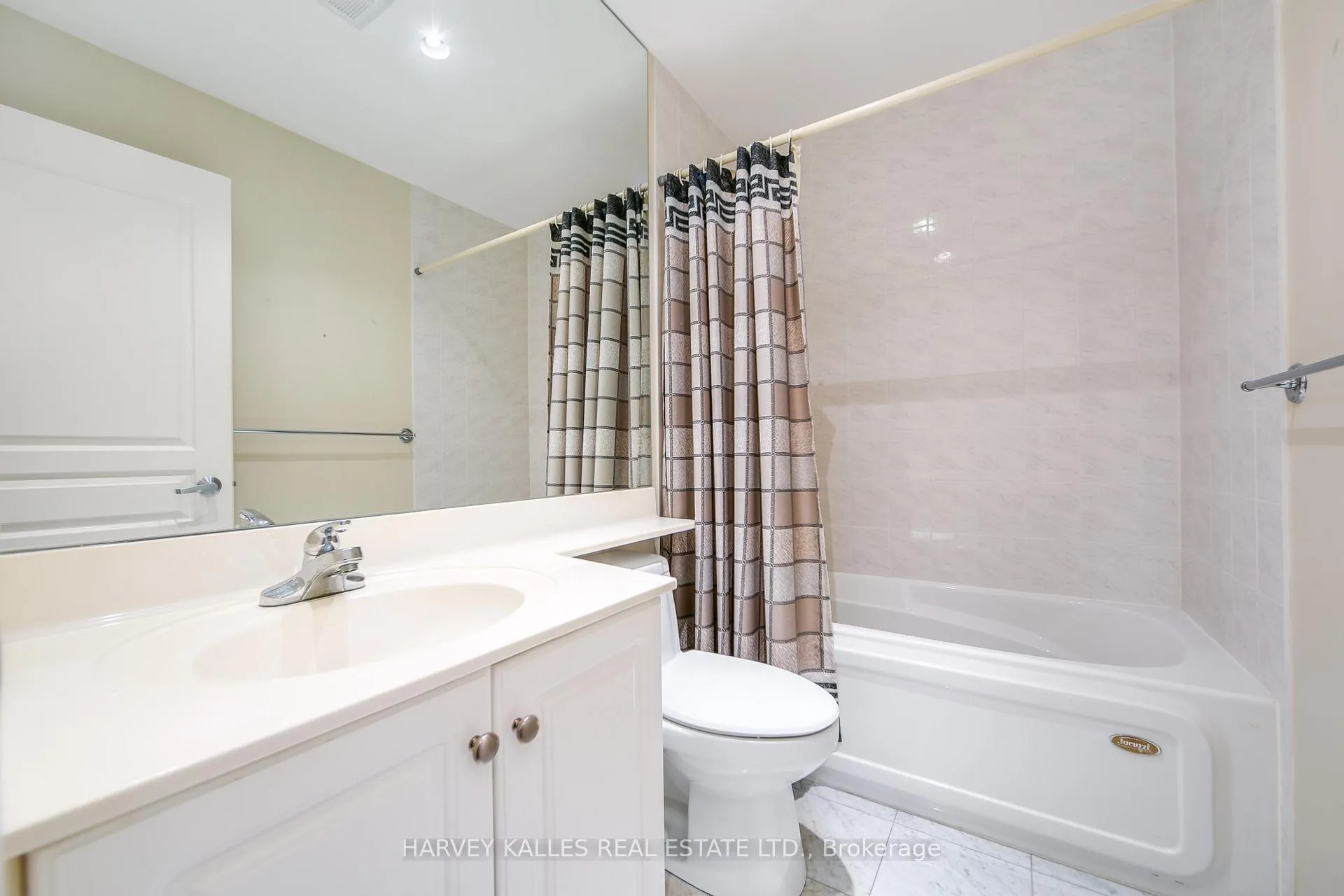 Photo 30 of Unit 903, 1 Deer Park Crescent, Toronto, Yonge-St. Clair — HOMEH