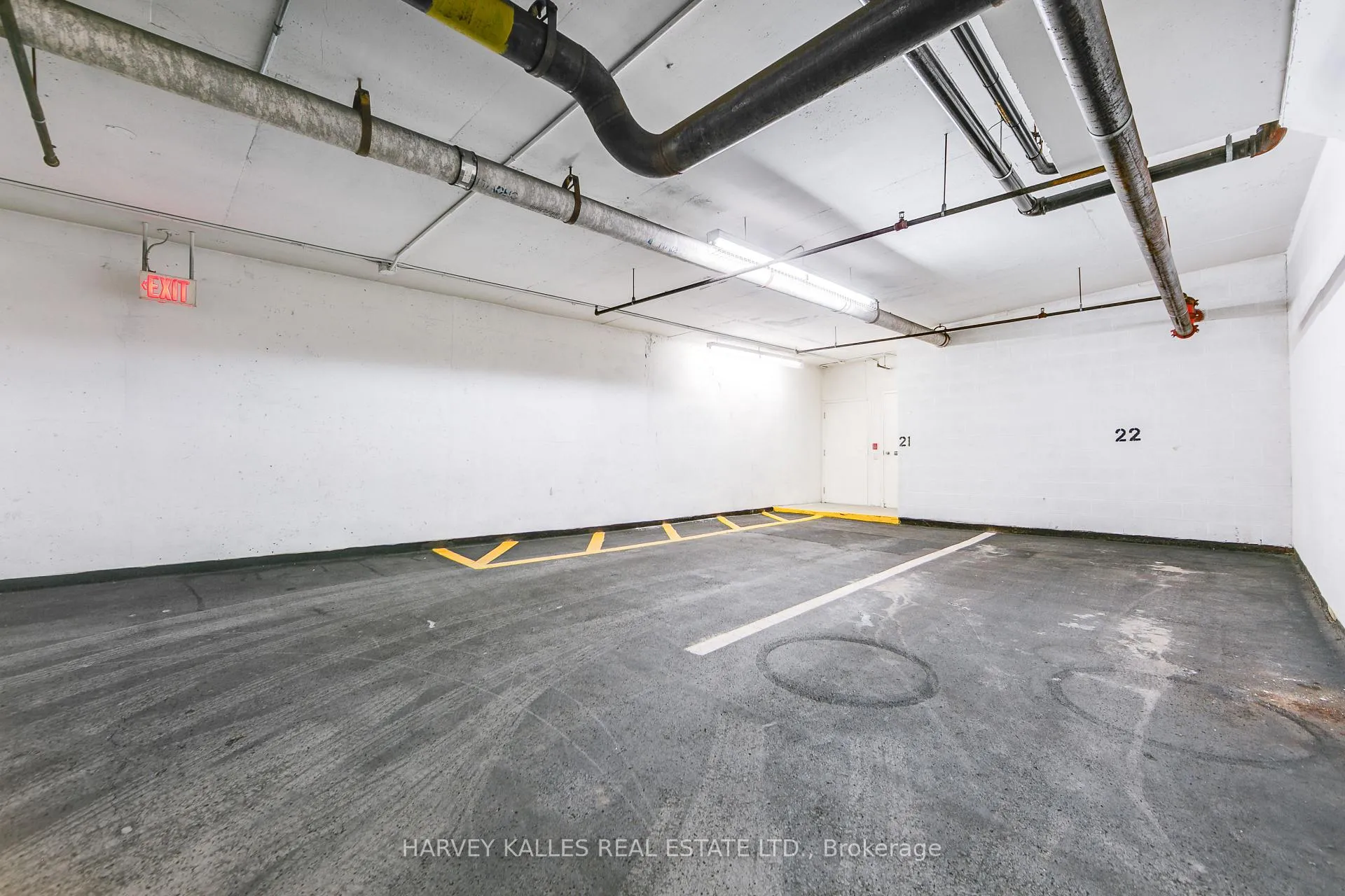 Photo 33 of Unit 903, 1 Deer Park Crescent, Toronto, Yonge-St. Clair — HOMEH