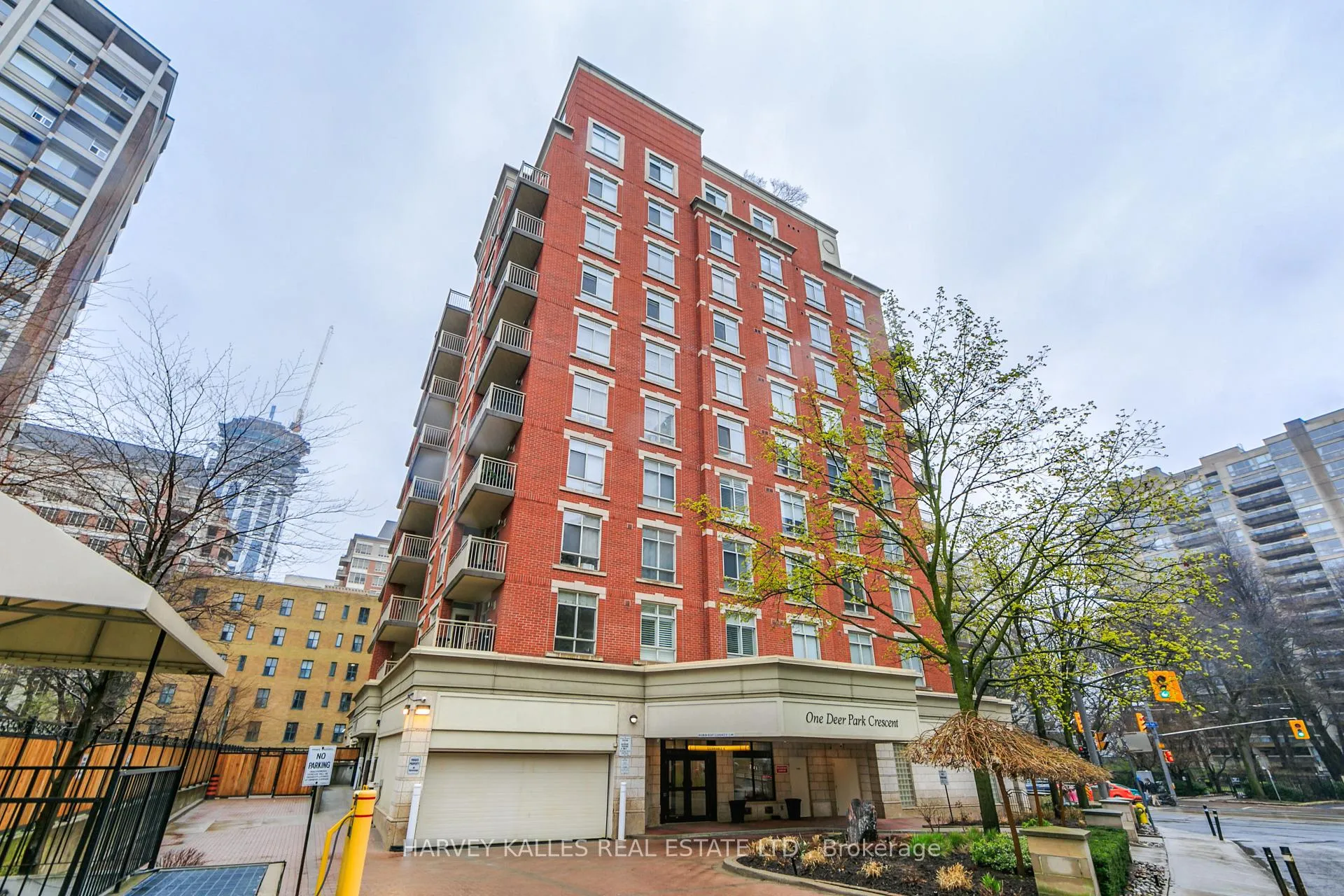Photo 36 of Unit 903, 1 Deer Park Crescent, Toronto, Yonge-St. Clair — HOMEH