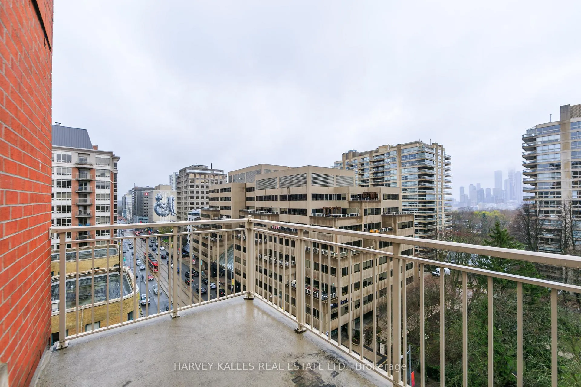 Photo 38 of Unit 903, 1 Deer Park Crescent, Toronto, Yonge-St. Clair — HOMEH