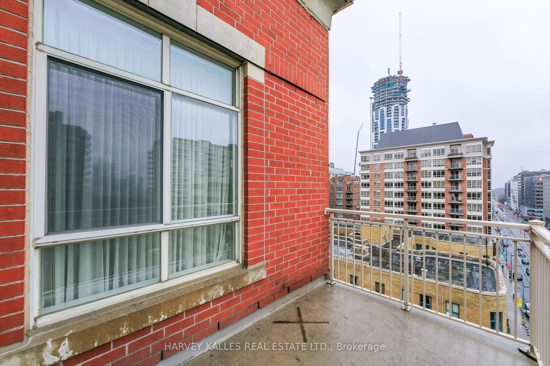 Photo 39 of Unit 903, 1 Deer Park Crescent, Toronto, Yonge-St. Clair — HOMEH