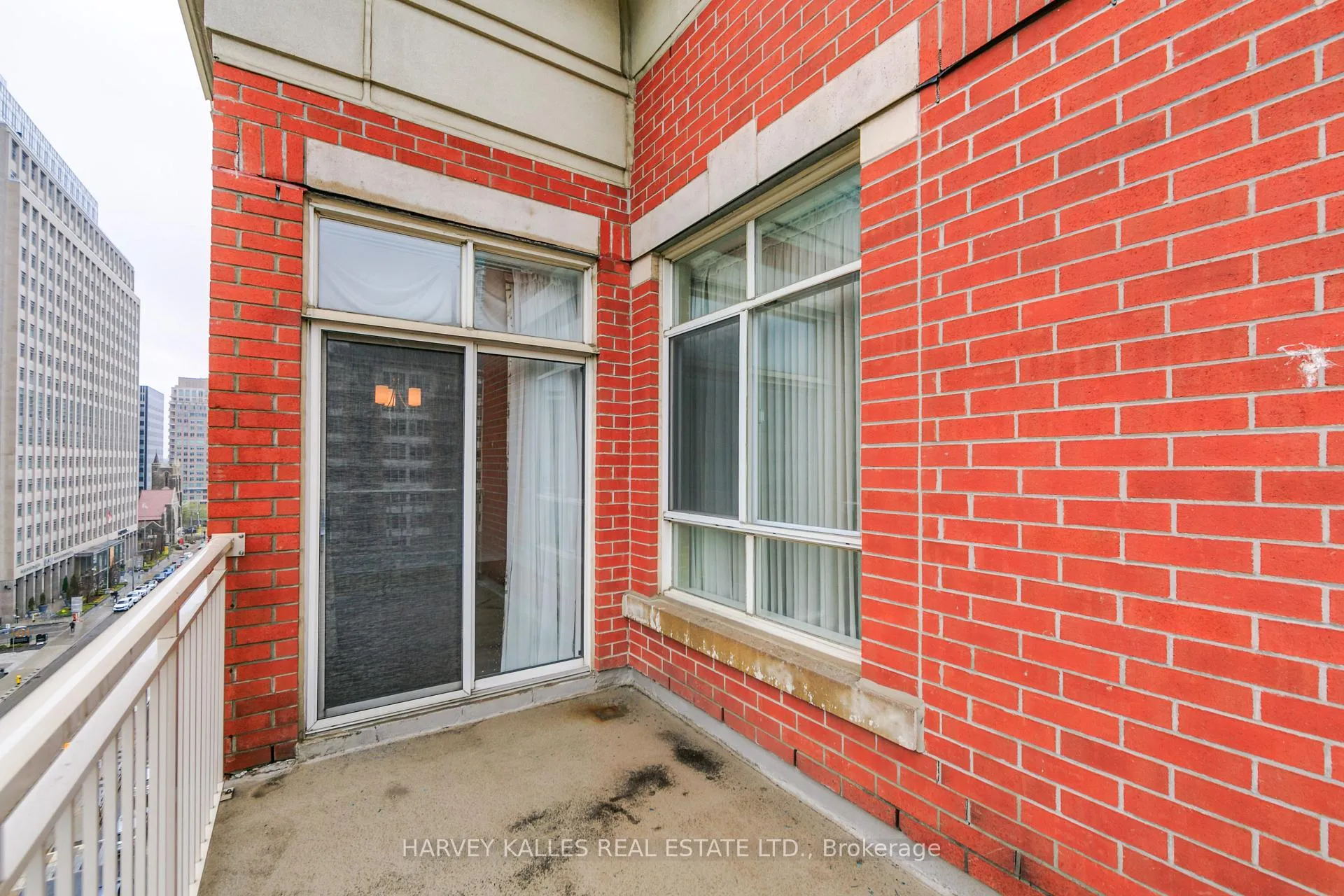 Photo 40 of Unit 903, 1 Deer Park Crescent, Toronto, Yonge-St. Clair — HOMEH
