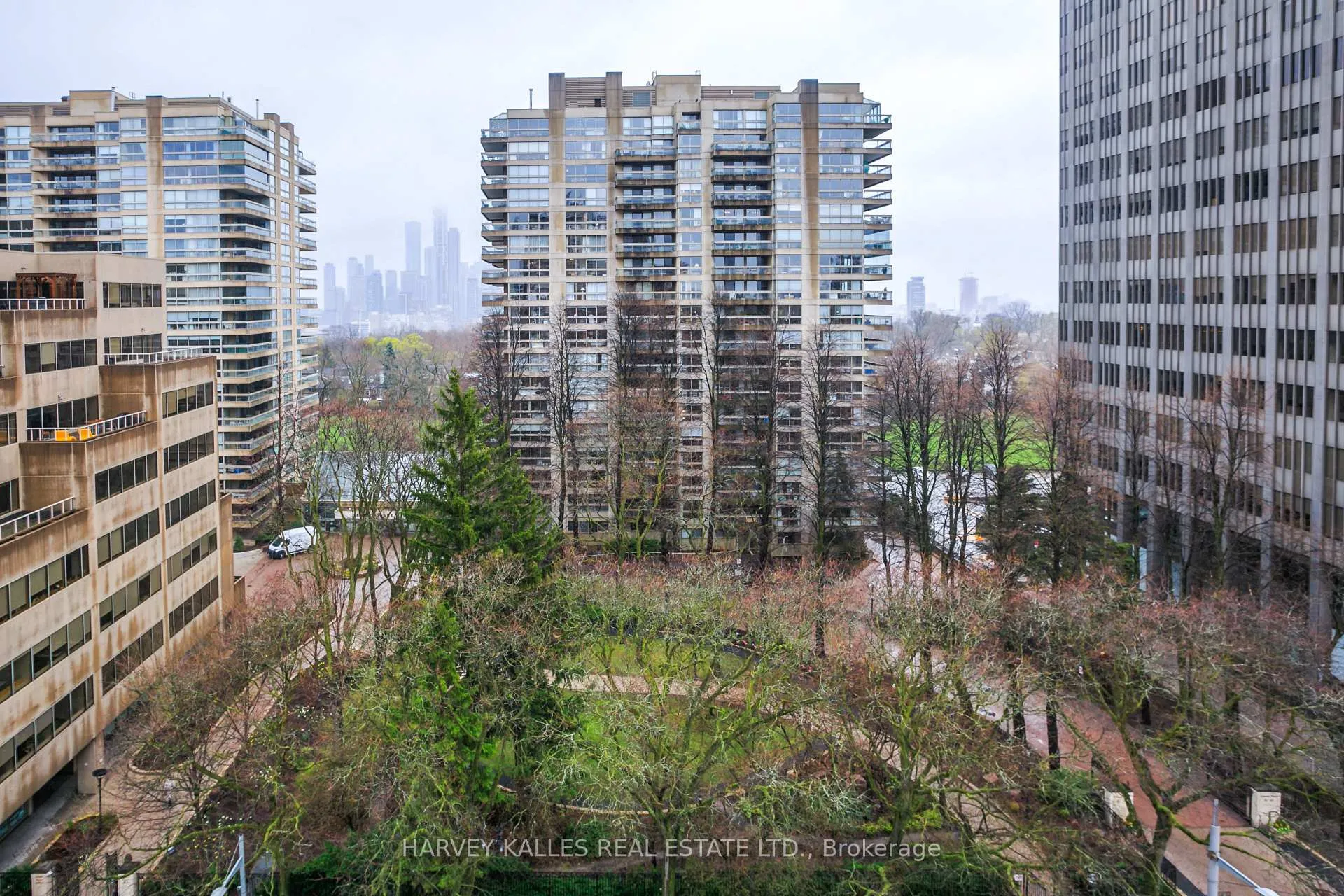 Photo 44 of Unit 903, 1 Deer Park Crescent, Toronto, Yonge-St. Clair — HOMEH