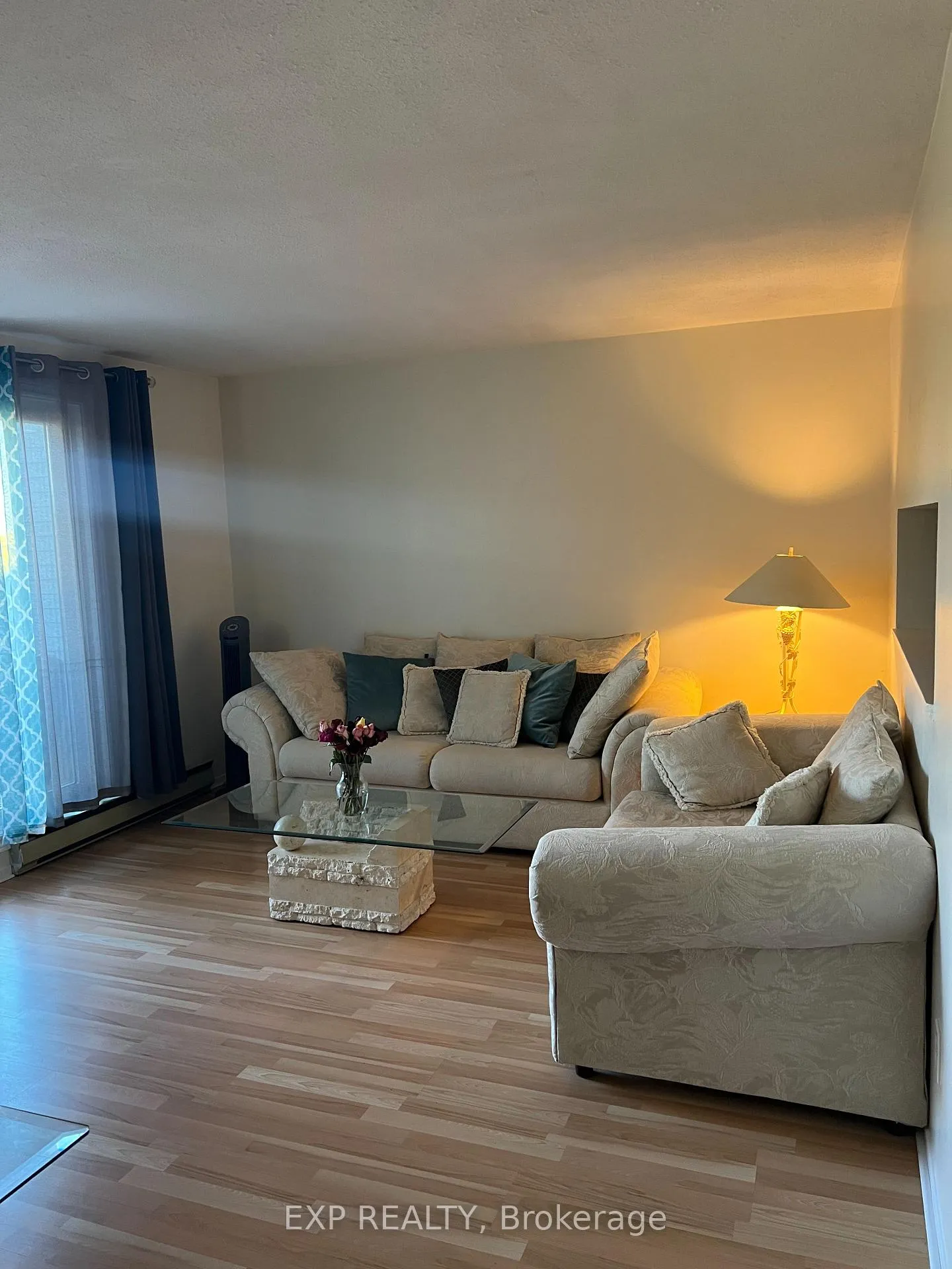 Photo 4 of Unit 407, 216 Viewmount Drive, Ottawa, Borden Farm/Stewart Farm/Carleton Heights/Parkwood Hills — HOMEH