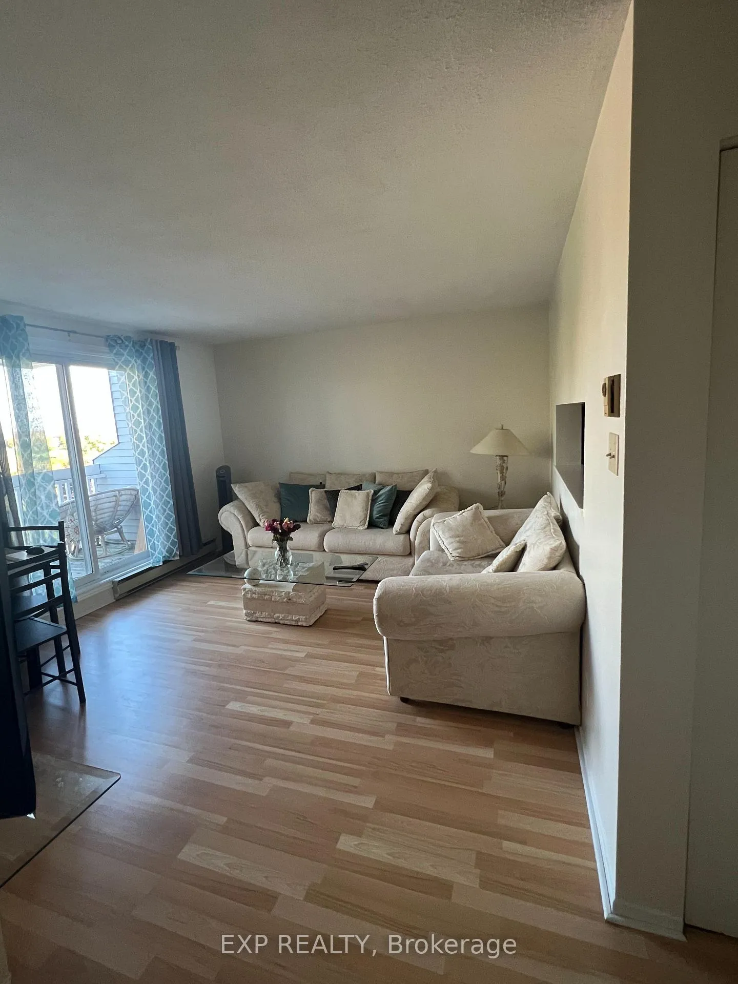 Photo 5 of Unit 407, 216 Viewmount Drive, Ottawa, Borden Farm/Stewart Farm/Carleton Heights/Parkwood Hills — HOMEH
