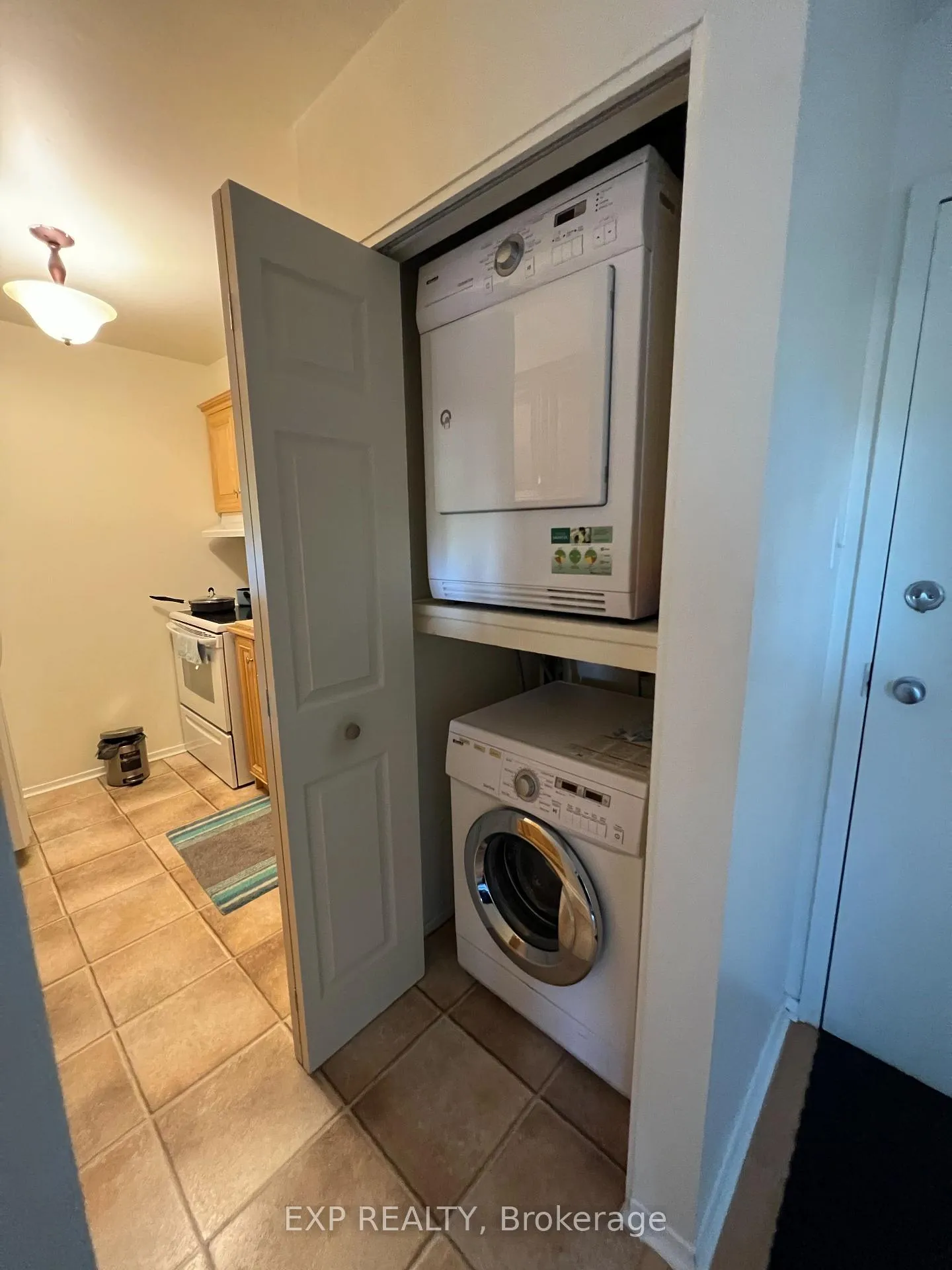 Photo 8 of Unit 407, 216 Viewmount Drive, Ottawa, Borden Farm/Stewart Farm/Carleton Heights/Parkwood Hills — HOMEH