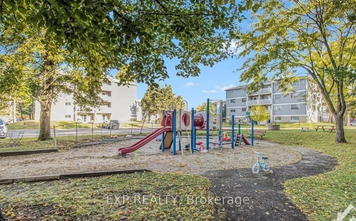 Photo 15 of Unit 407, 216 Viewmount Drive, Ottawa, Borden Farm/Stewart Farm/Carleton Heights/Parkwood Hills — HOMEH