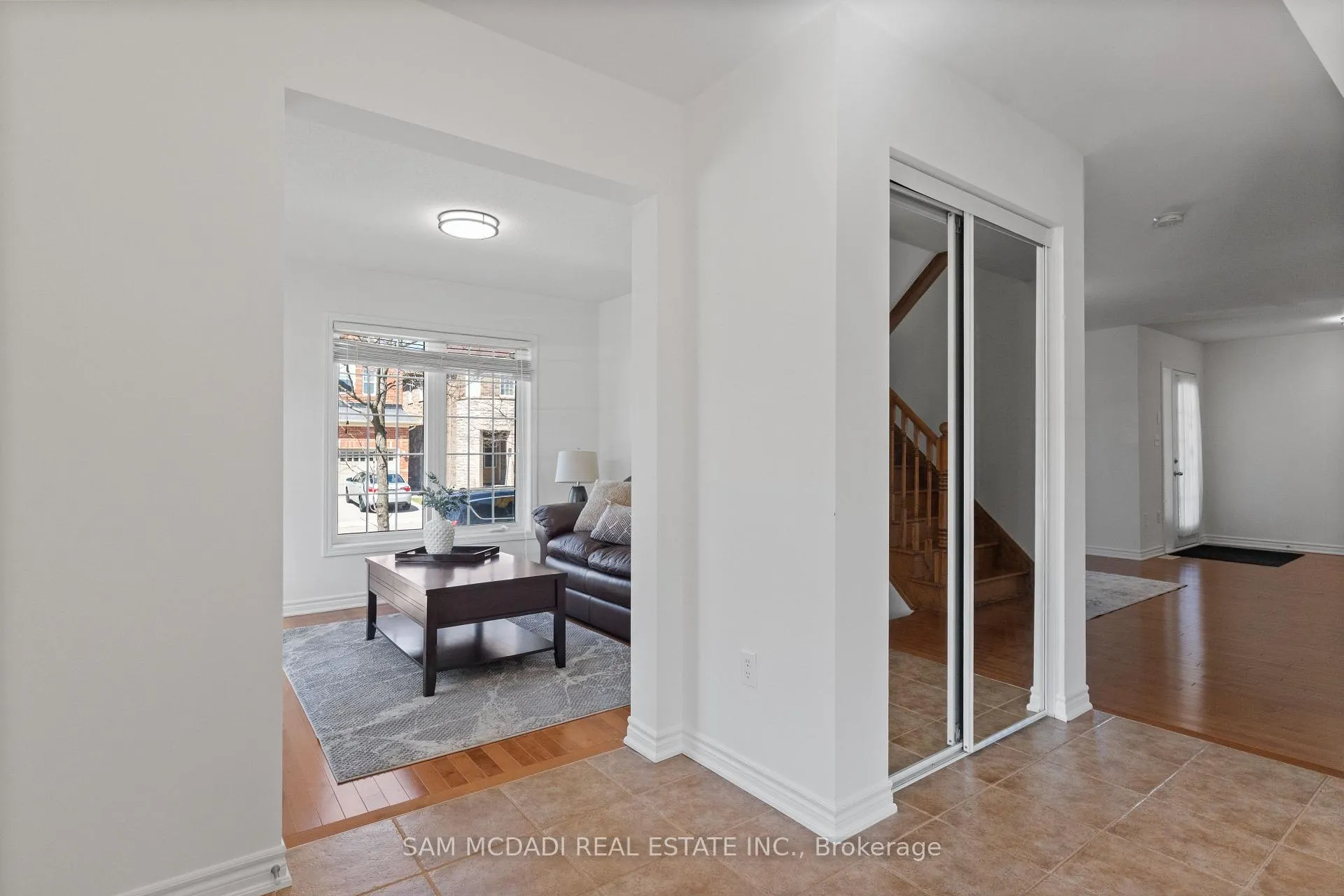 Photo 13 of 35 Haverty Trail, Brampton, Northwest Brampton — HOMEH