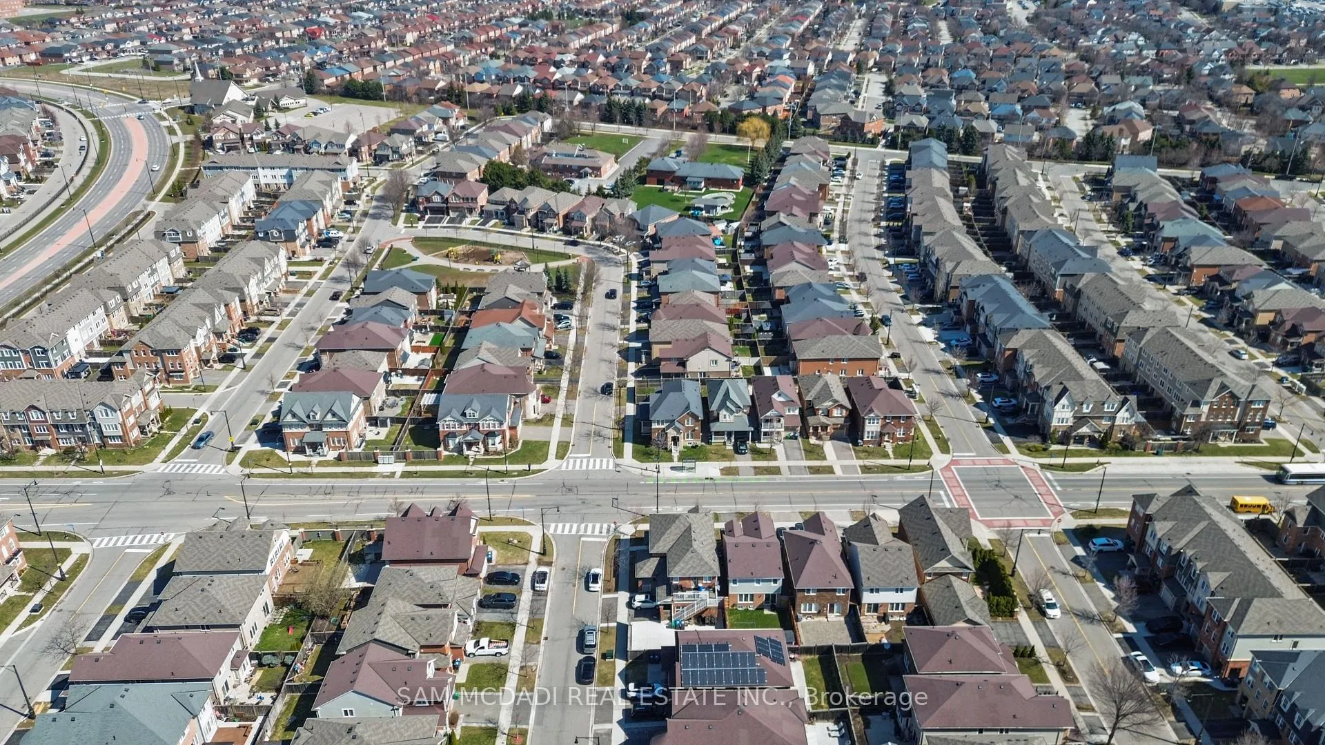 Photo 43 of 35 Haverty Trail, Brampton, Northwest Brampton — HOMEH