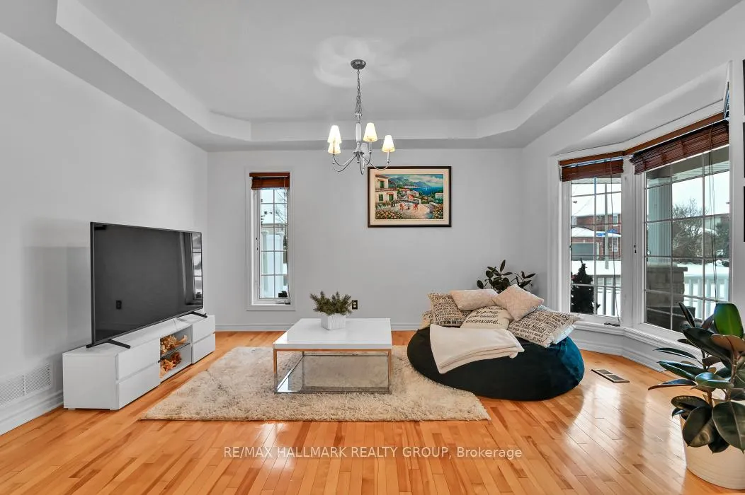 Photo 9 of 702 Mud Creek Crescent, Ottawa, Riverside South/Gloucester Glen — HOMEH