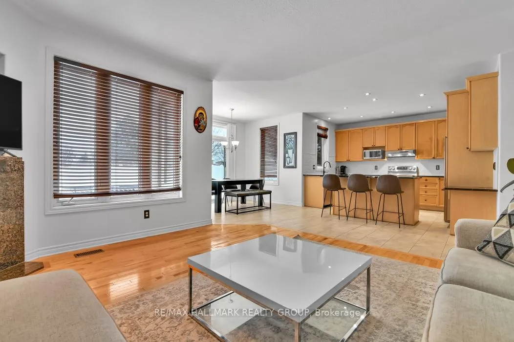 Photo 15 of 702 Mud Creek Crescent, Ottawa, Riverside South/Gloucester Glen — HOMEH