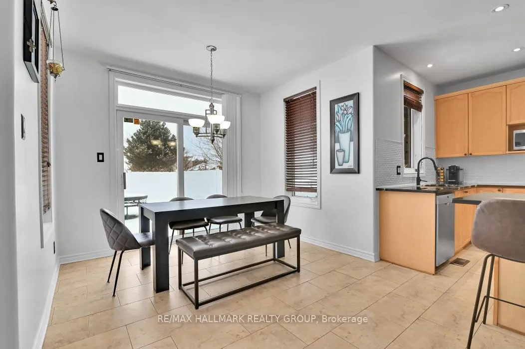 Photo 17 of 702 Mud Creek Crescent, Ottawa, Riverside South/Gloucester Glen — HOMEH