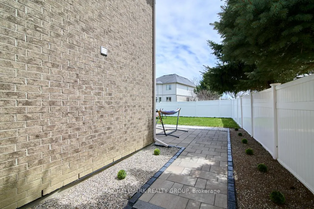 Photo 33 of 702 Mud Creek Crescent, Ottawa, Riverside South/Gloucester Glen — HOMEH