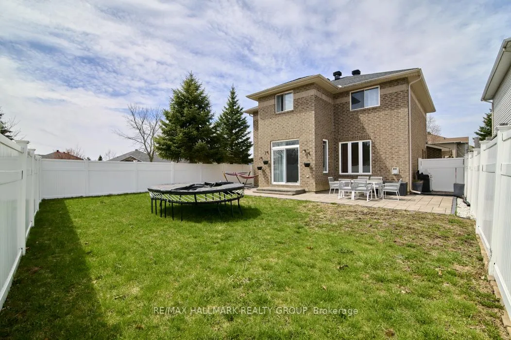 Photo 36 of 702 Mud Creek Crescent, Ottawa, Riverside South/Gloucester Glen — HOMEH