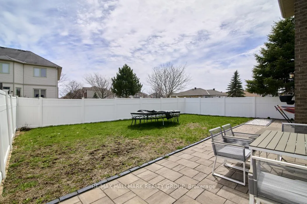 Photo 37 of 702 Mud Creek Crescent, Ottawa, Riverside South/Gloucester Glen — HOMEH