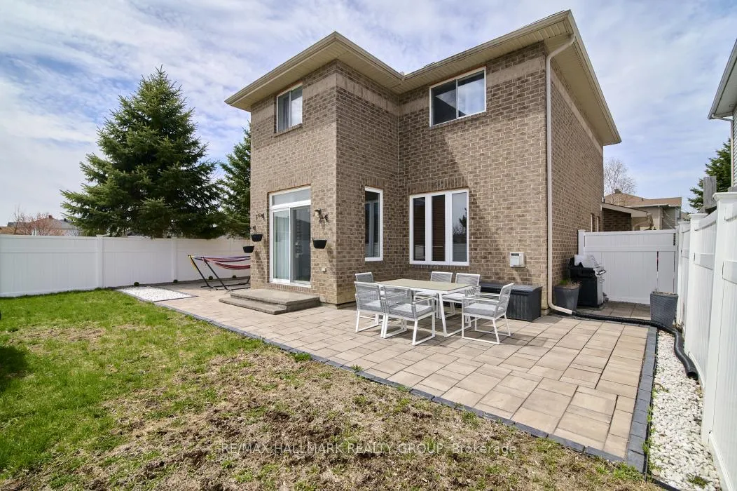 Photo 38 of 702 Mud Creek Crescent, Ottawa, Riverside South/Gloucester Glen — HOMEH
