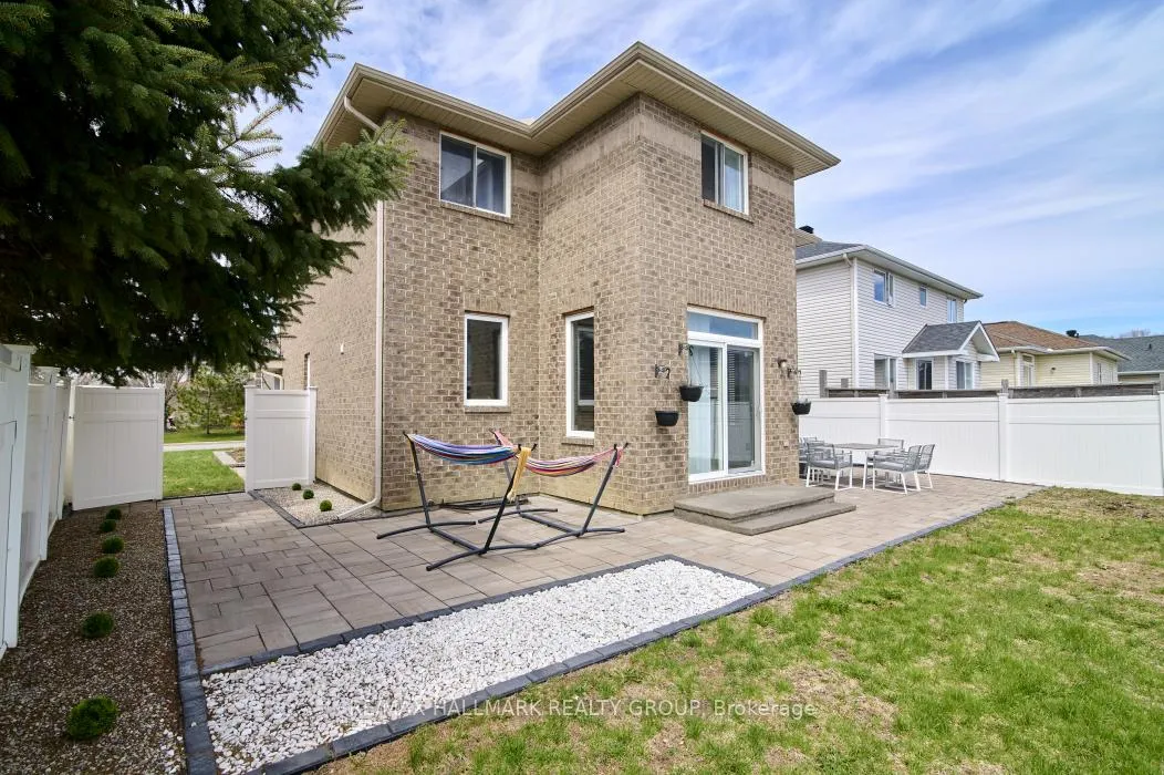 Photo 39 of 702 Mud Creek Crescent, Ottawa, Riverside South/Gloucester Glen — HOMEH